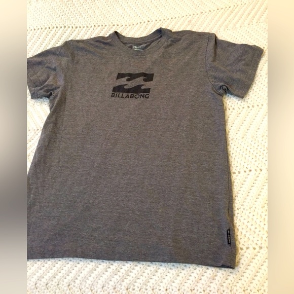 Billabong Other - Billabong tailored fit boy’s surf skate tee shirt large